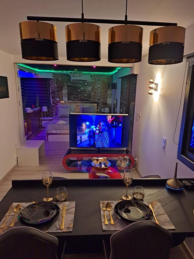 L'Aurore Suite De Charme, Clim Jacuzzi, Sauna, Piscine Chauffee Cuisine... Carpentras Eksteriør billede