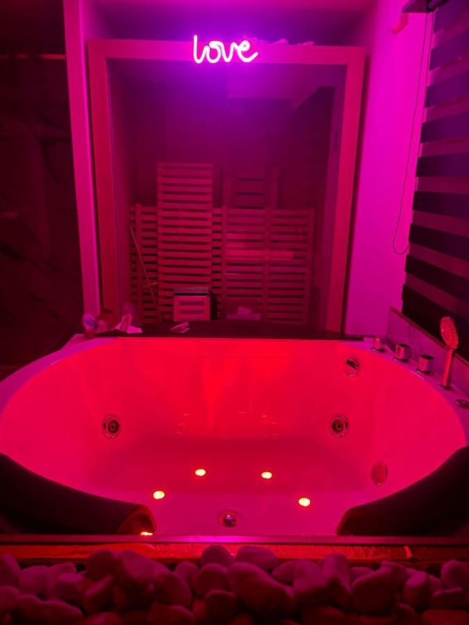 L'Aurore Suite De Charme, Clim Jacuzzi, Sauna, Piscine Chauffee Cuisine... Carpentras Eksteriør billede