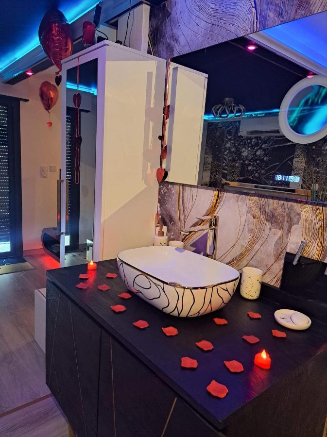 L'Aurore Suite De Charme, Clim Jacuzzi, Sauna, Piscine Chauffee Cuisine... Carpentras Eksteriør billede