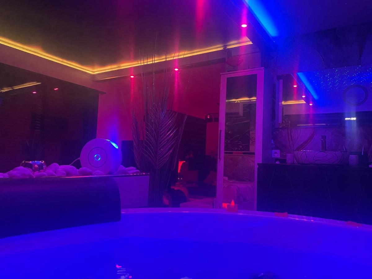 L'Aurore Suite De Charme, Clim Jacuzzi, Sauna, Piscine Chauffee Cuisine... Carpentras Eksteriør billede