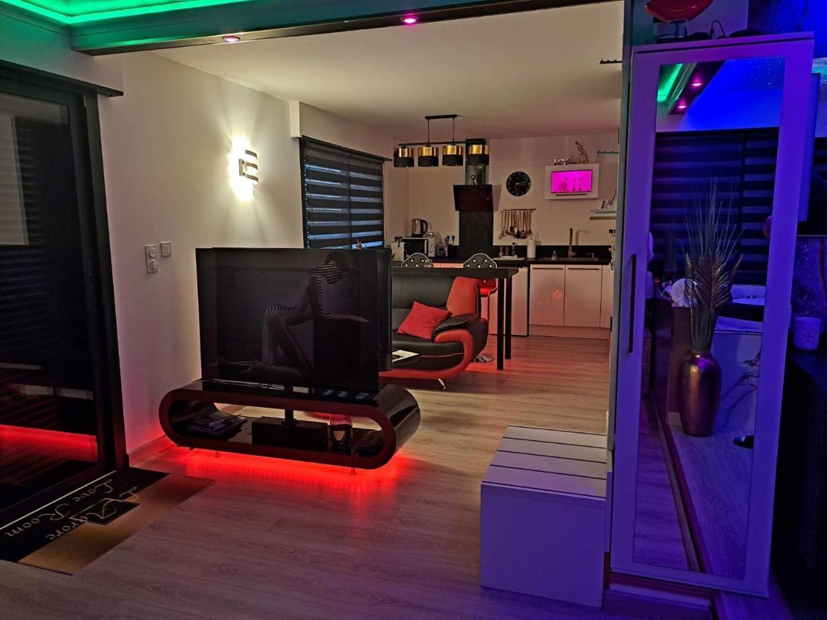 L'Aurore Suite De Charme, Clim Jacuzzi, Sauna, Piscine Chauffee Cuisine... Carpentras Eksteriør billede