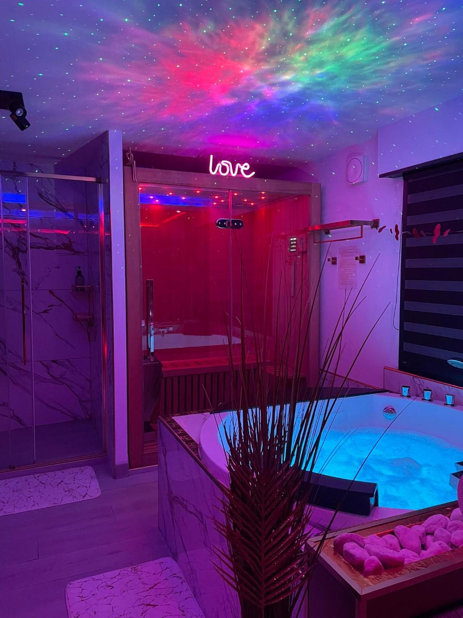 L'Aurore Suite De Charme, Clim Jacuzzi, Sauna, Piscine Chauffee Cuisine... Carpentras Eksteriør billede